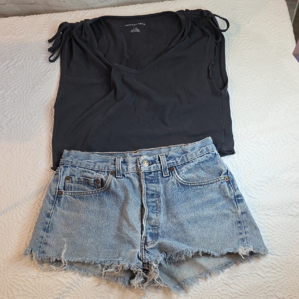 Levi's Blue Jean Shorts And American Eagle Semi Cropped Top Size L